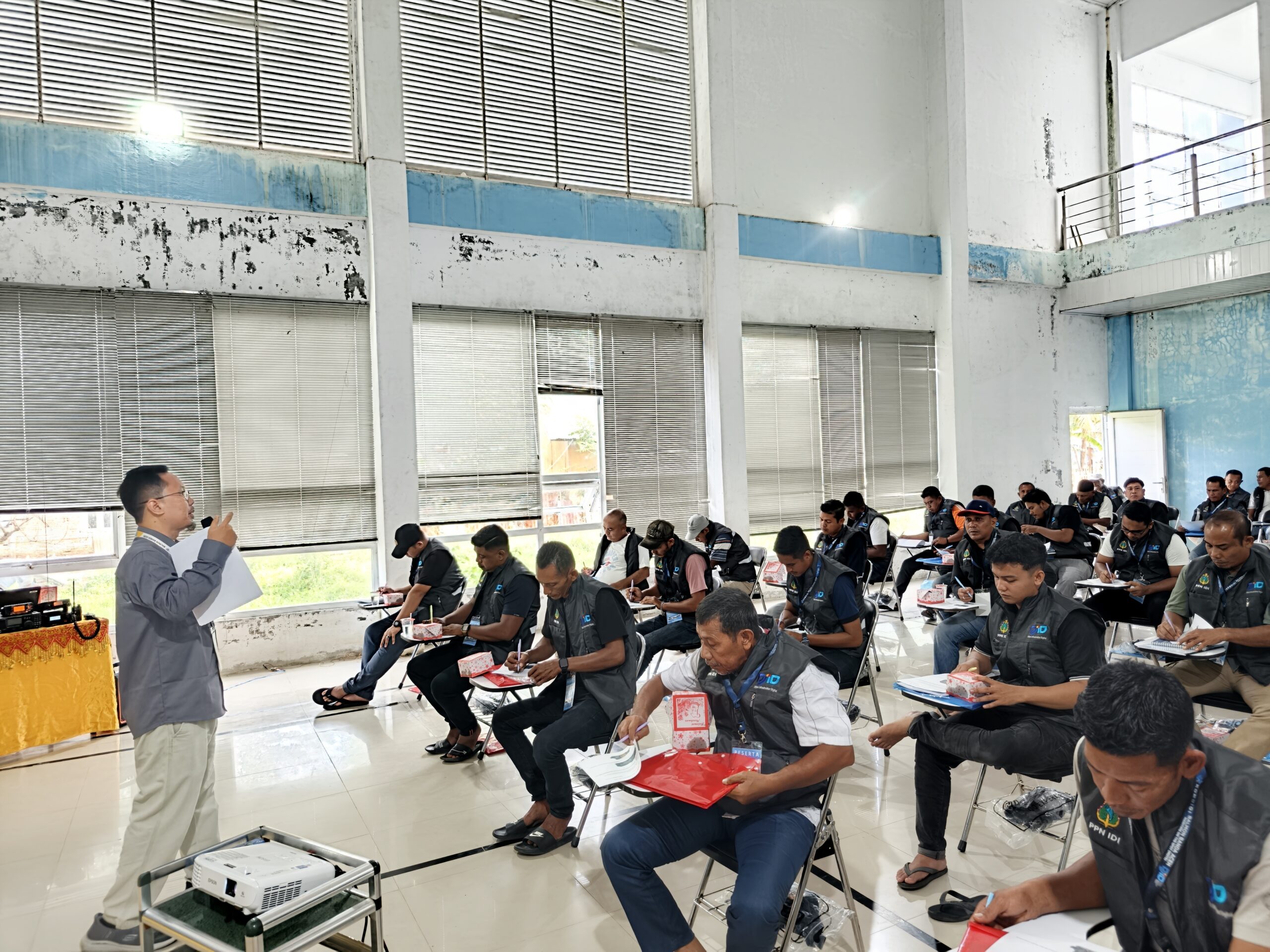 Balmon Banda Aceh Tingkatkan Kompetensi Nelayan melalui Bimtek Sertifikasi LRC dan IKRAN di PPN Idi oplus 137363456