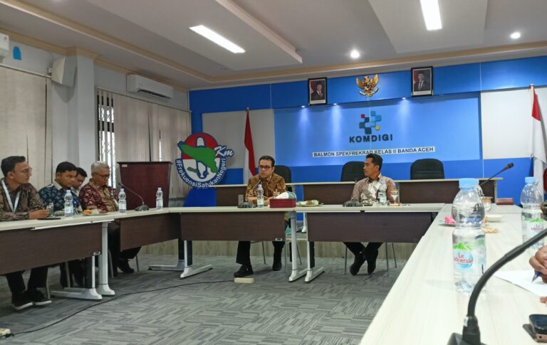 Wamen Komdigi Kunjungi Balmon Banda Aceh, Bahas Penguatan Infrastruktur Digital di Aceh img20260918102615.jpg