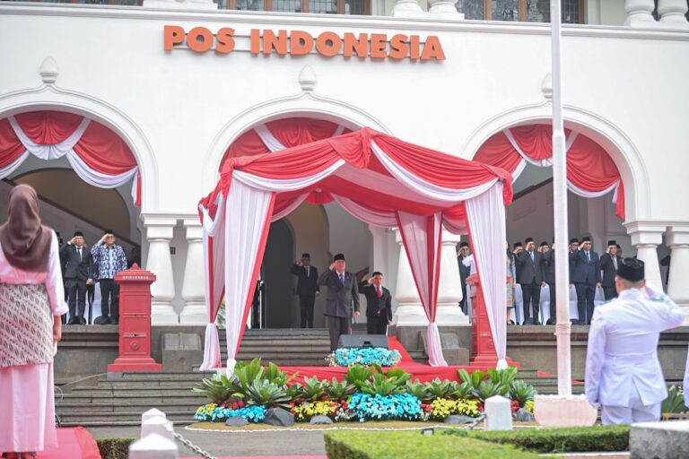 Hari Bhakti Postel ke-81, Wamenkomdigi: Kedaulatan Digital Dimulai dari Konektivitas yang Bermanfaat dxbsb2fkcy8ymdi2lzkvmjcvy2e5ywnjngytzwi1nc00oti0lwe2mdetnze3nwzkztu5ztg4lmpwzwc